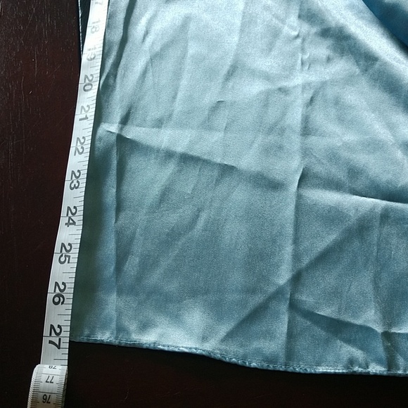 Matching Nightgown & Robe initial L - Picture 4 of 8